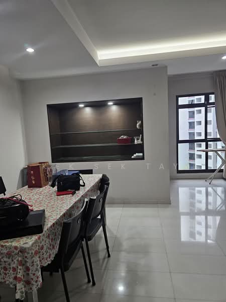 122C Sengkang East Way, 122C Sengkang East Way, 3 Bedrooms, 130 sqft, HDB Flat For Rent, by Kek Sek TAY, 500159503 - Dining Room - PropertyGuru.com.sg