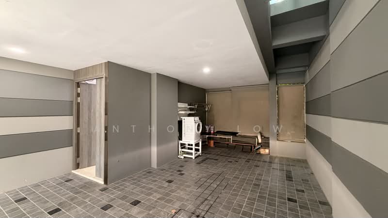 Stars of Kovan, 978 Upper Serangoon Road, 4 Bedrooms, 1,829 sqft, Terraced House For Rent, by Anthony Low, 500159504 - Car park  - PropertyGuru.com.sg