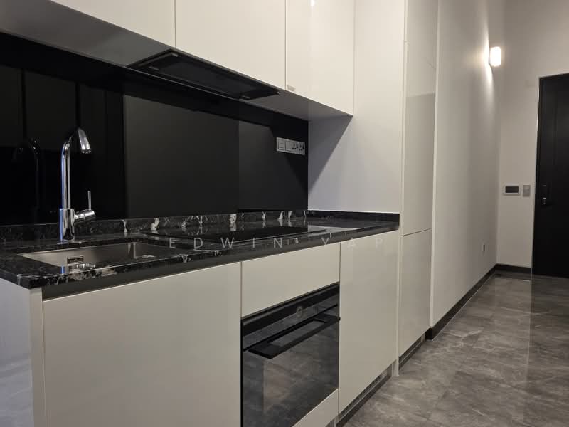 Midtown Bay, 122 Beach Road, 2 Bedrooms, 1,152 sqft, Condominium For Rent, by Edwin Yap, 500159508 - Kitchen - PropertyGuru.com.sg