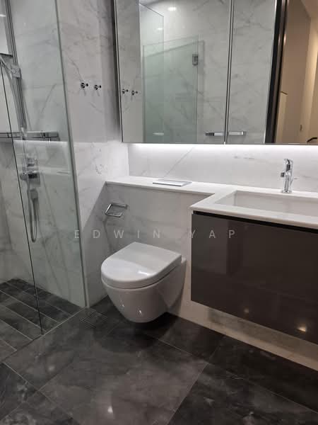 Midtown Bay, 122 Beach Road, 2 Bedrooms, 1,152 sqft, Condominium For Rent, by Edwin Yap, 500159508 - Bathroom - PropertyGuru.com.sg