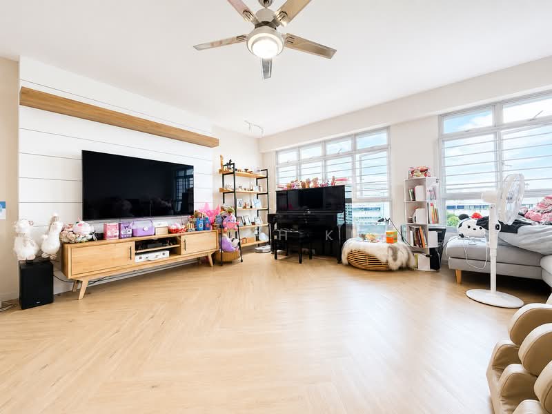 183C Woodlands Street 13, 183C Woodlands Street 13, 3 Bedrooms, 1,216 sqft, HDB Flat For Sale, by Joseph Kim, 500159510 - Living Room - PropertyGuru.com.sg