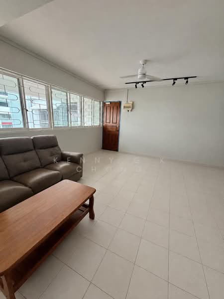 312 Jurong East Street 32, 312 Jurong East Street 32, 3 Bedrooms, 1,119 sqft, HDB Flat For Sale, by Kenny G K Chong, 500159511 - Living Room - PropertyGuru.com.sg