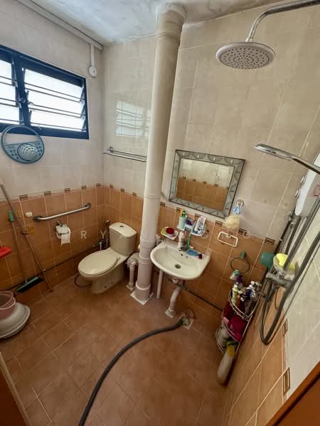 12 Teck Whye Lane, 12 Teck Whye Lane, Room Rental, 150 sqft, HDB Flat For Rent, by Bryan Wong, 500159512 - Bathroom - PropertyGuru.com.sg