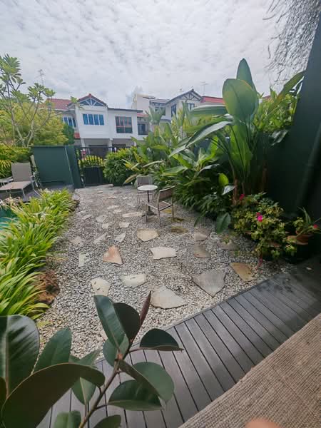 Tai Hwan Garden, 5 Tai Hwan Close, 8 Bedrooms, 4,200 sqft, Terraced House For Rent, by Lena Ng, 500159514 - Garden - PropertyGuru.com.sg