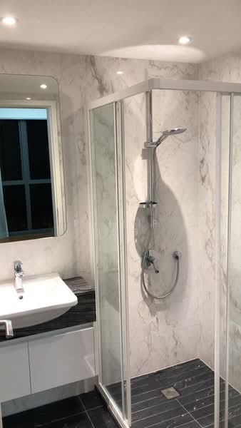 Sophia Hills, 7 Mount Sophia, 2 Bedrooms, 700 sqft, Condominium For Sale, by Philip Ong, 500159515 - Bathroom - PropertyGuru.com.sg