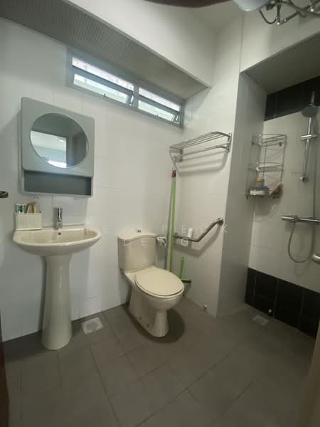18D Holland Drive, 18D Holland Drive, Room Rental, 90 sqft, HDB Flat For Rent, by Yew Peck Leng, 500159520 - Bathroom - PropertyGuru.com.sg