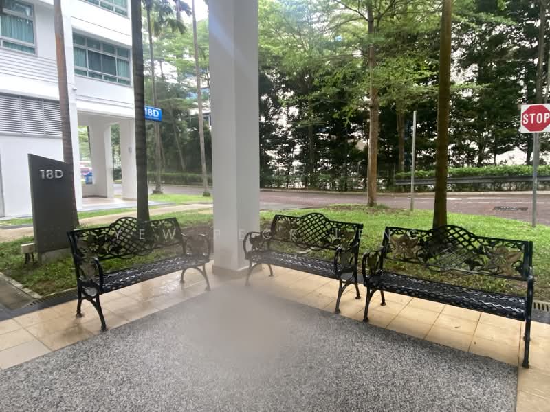 18D Holland Drive, 18D Holland Drive, Room Rental, 90 sqft, HDB Flat For Rent, by Yew Peck Leng, 500159520 - Sheltered Drop-off area - PropertyGuru.com.sg