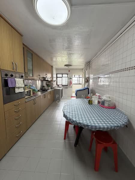 130 Ang Mo Kio Avenue 3, 130 Ang Mo Kio Avenue 3, 3 Bedrooms, 1,055 sqft, HDB Flat For Sale, by Stephanie Cai, 500159523 - Kitchen - PropertyGuru.com.sg
