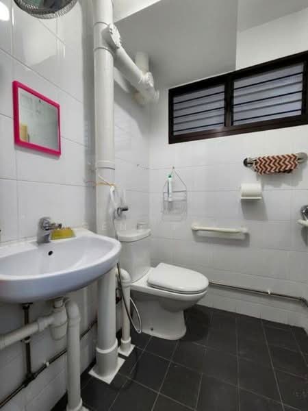 510 Bedok North Street 3, 510 Bedok North Street 3, Room Rental, 180 sqft, HDB Flat For Rent, by Gene Pok, 500159537 - Bathroom - PropertyGuru.com.sg