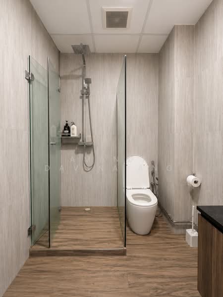 Oxley BizHub, 61 Ubi Road 1, 947 sqft, Office For Sale, by Amanda Davina Ang, 500159543 - Bathroom - CommercialGuru.com.sg