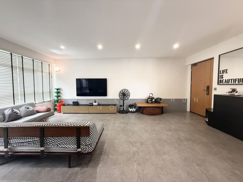 440D Bukit Batok West Avenue 8, 440D Bukit Batok West Avenue 8, 3 Bedrooms, 1,206 sqft, HDB Flat For Sale, by Darren Koh Chun Hong, 500159546 - Living Room - PropertyGuru.com.sg