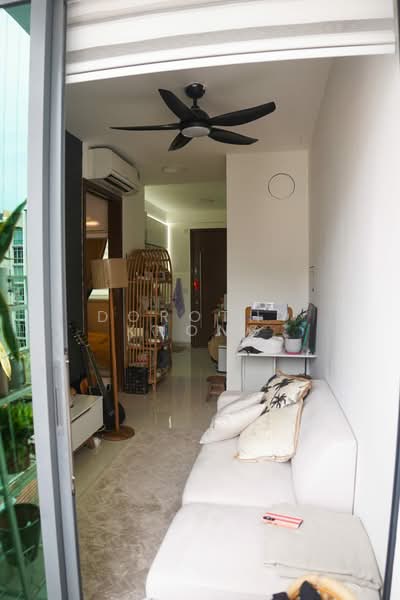 Centra Suites, 38 Geylang Lorong 25A, 1 Bedroom, 420 sqft, Apartment For Rent, by Dorothy Khong, 500159559 - Living Room - PropertyGuru.com.sg