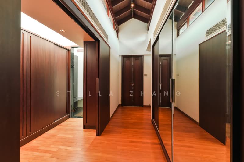 Frankel Estate, Siglap Bank, 4 Bedrooms, 2,997 sqft, Detached House For Sale, by Stella Zhang, 500159562 - Master Bedroom Walk In Closet - PropertyGuru.com.sg