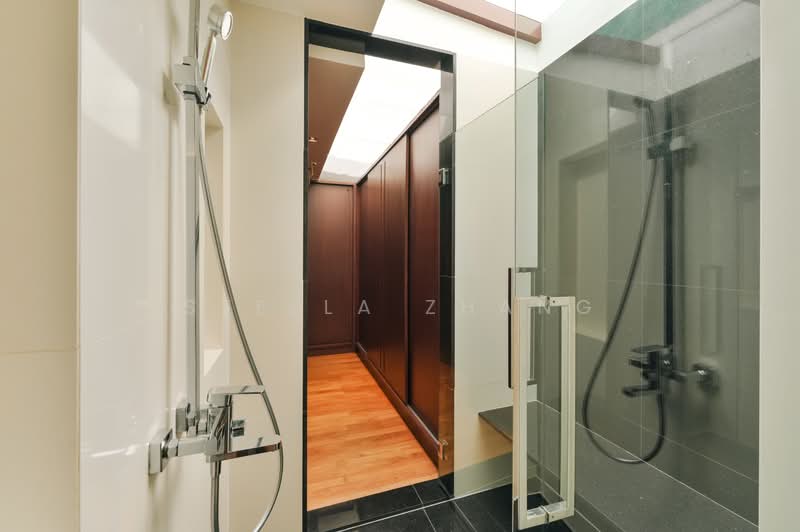 Frankel Estate, Siglap Bank, 4 Bedrooms, 2,997 sqft, Detached House For Sale, by Stella Zhang, 500159562 - Master Bedroom Shower with Skylight - PropertyGuru.com.sg