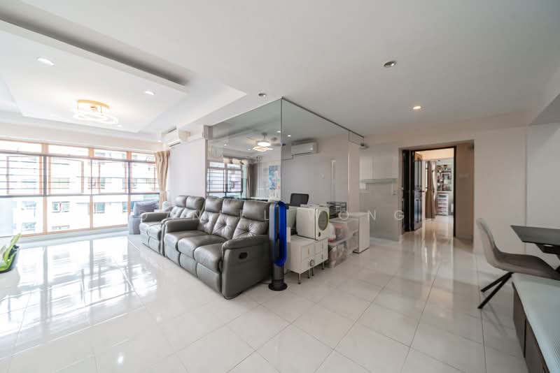 318C Anchorvale Link, 318C Anchorvale Link, 3 Bedrooms, 1,184 sqft, HDB Flat For Sale, by Daniel Wong, 500159563 - Living Room - PropertyGuru.com.sg