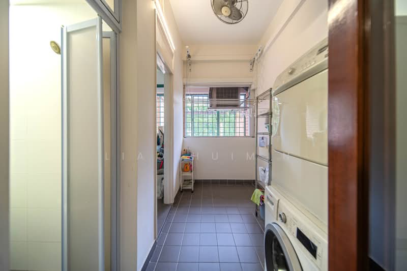 Palm Spring, 22 Ewe Boon Road, 4 Bedrooms, 2,120 sqft, Condominium For Sale, by Liao Huimin, 500159569 - Yard + helper's room + helper's toilet - PropertyGuru.com.sg