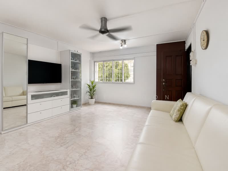 177 Ang Mo Kio Avenue 4, 177 Ang Mo Kio Avenue 4, 3 Bedrooms, 1,000 sqft, HDB Flat For Rent, by Gabriel Koon, 500159574 - Living Room - PropertyGuru.com.sg