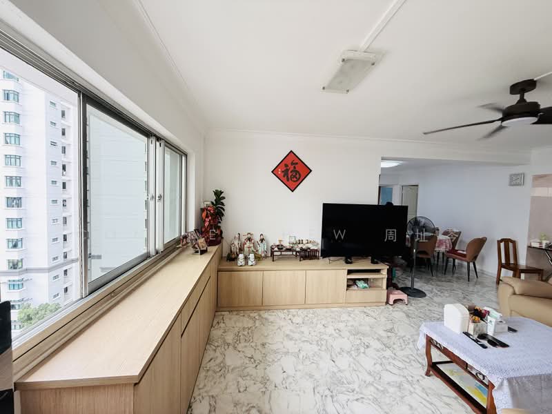 257 Bangkit Road, 257 Bangkit Road, 4 Bedrooms, 1,324 sqft, HDB Flat For Sale, by Connie Chew 周址芩, 500159575 - Living Room - PropertyGuru.com.sg