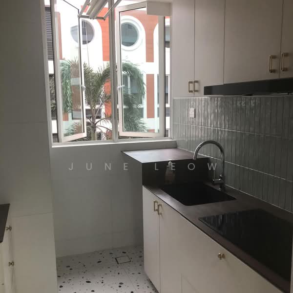 The Hermitage, 2 Sarkies Road, 2 Bedrooms, 775 sqft, Apartment For Rent, by June Leow, 500159577 - Kitchen - PropertyGuru.com.sg