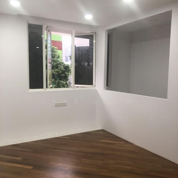 The Hermitage, 2 Sarkies Road, 2 Bedrooms, 775 sqft, Apartment For Rent, by June Leow, 500159577 - Living area - PropertyGuru.com.sg