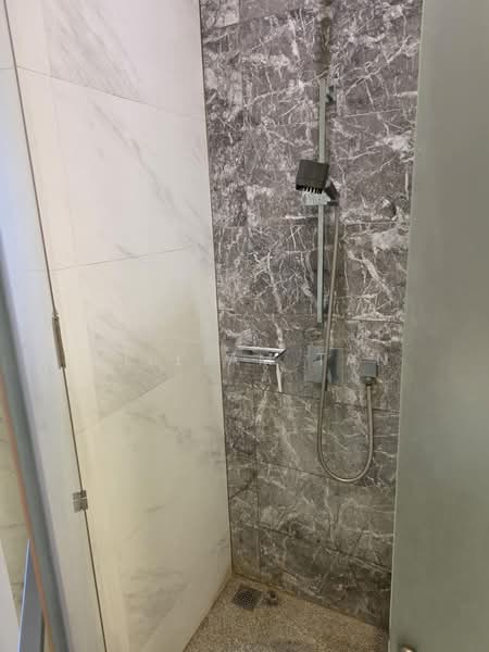 The Hillier, 6 Hillview Rise, 1 Bedroom, 624 sqft, Condominium For Rent, by William Tan, 500159582 - Bathroom - PropertyGuru.com.sg