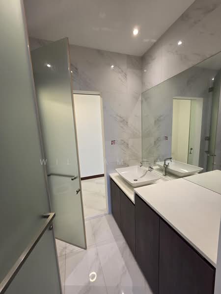 The Hillier, 6 Hillview Rise, 1 Bedroom, 624 sqft, Condominium For Rent, by William Tan, 500159582 - Bathroom - PropertyGuru.com.sg