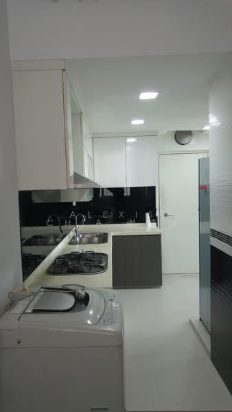 Compass Heights, 11 Sengkang Square, 3 Bedrooms, 1,291 sqft, Condominium For Sale, by Alexis Chia 谢慧丽, 500159583 - Kitchen - PropertyGuru.com.sg