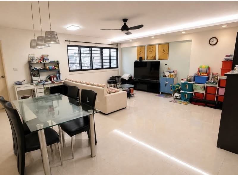 276C Jurong West Street 25, 276C Jurong West Street 25, 3 Bedrooms, 1,195 sqft, HDB Flat For Sale, by Kelly Chua, 500159584 - Living Room - PropertyGuru.com.sg