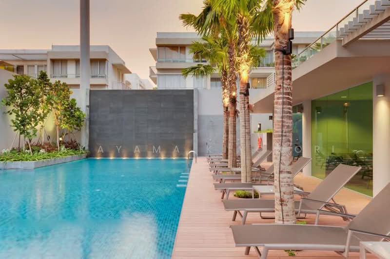 Suites at Orchard, 38 Handy Road, 1 Bedroom, 559 sqft, Condominium For Sale, by Takayama Kiyonori, 500159587 - Pool - PropertyGuru.com.sg