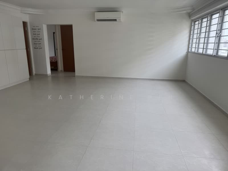 458 Tampines Street 42, 458 Tampines Street 42, 3 Bedrooms, 1,313 sqft, HDB Flat For Sale, by Katherine Peh, 500159591 - Living Room - PropertyGuru.com.sg