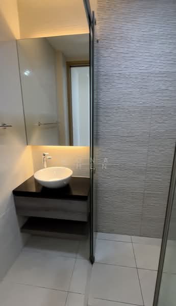 The Urbanite, 29 Hertford Road, 2 Bedrooms, 646 sqft, Apartment For Sale, by Mona Chen, 500159593 - Common Bathroom - PropertyGuru.com.sg