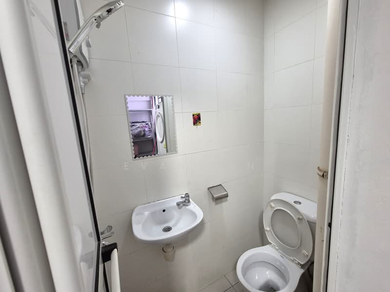 The Parc Condominium, 3 West Coast Walk, 5 Bedrooms, 1,216 sqft, Condominium For Rent, by Evan Tan, 500159607 - Bathroom - PropertyGuru.com.sg