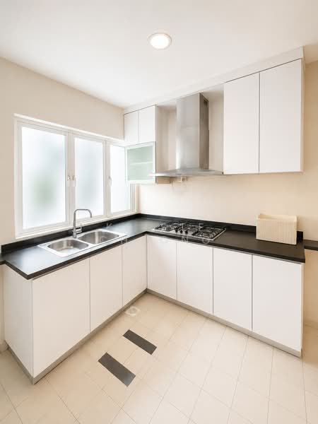 Serangoon Garden Estate, Portchester Avenue, 4 Bedrooms, 2,160 sqft, Terraced House For Rent, by Kriste Cheong, 500159611 - Kitchen - PropertyGuru.com.sg
