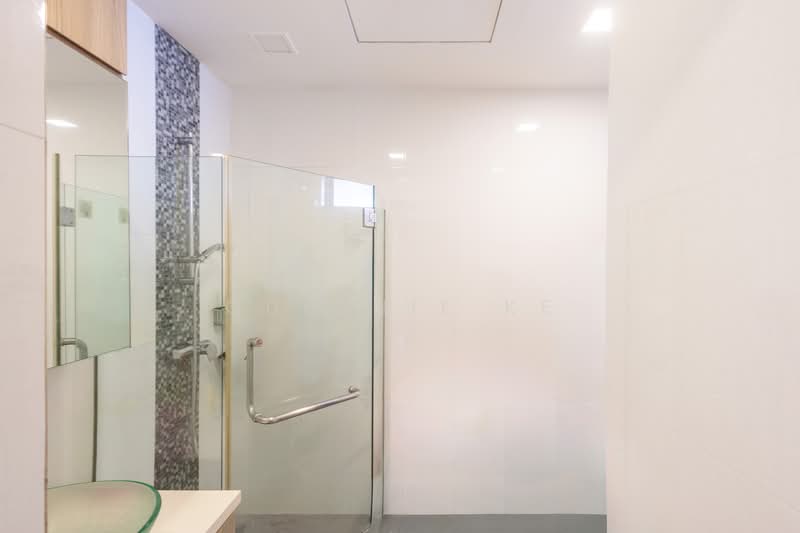 Le Conney Park, 87 Lorong L Telok Kurau, 3 Bedrooms, 1,227 sqft, Apartment For Sale, by Queenie Ke, 500159614 - Bathroom - PropertyGuru.com.sg