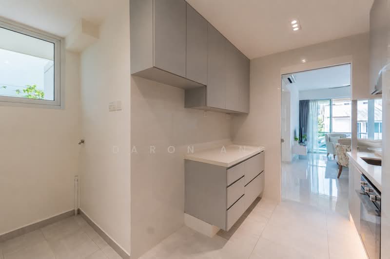 One K Green Lane, 1K Green Lane, 2 Bedrooms, 883 sqft, Condominium For Rent, by Daron Ang, 500159629 - Kitchen - PropertyGuru.com.sg