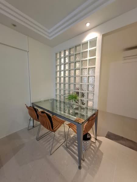 246 Tampines Street 21, 246 Tampines Street 21, 2 Bedrooms, 721 sqft, HDB Flat For Sale, by Sue Ooi, 500159650 - Dining Room - PropertyGuru.com.sg
