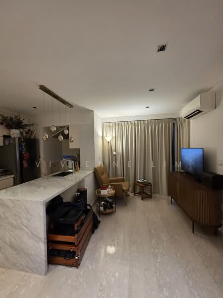 Imperial Heights, 16 Ipoh Lane, 2 Bedrooms, 592 sqft, Apartment For Sale, by Vivienne Lim, 500159653 - Living Room - PropertyGuru.com.sg