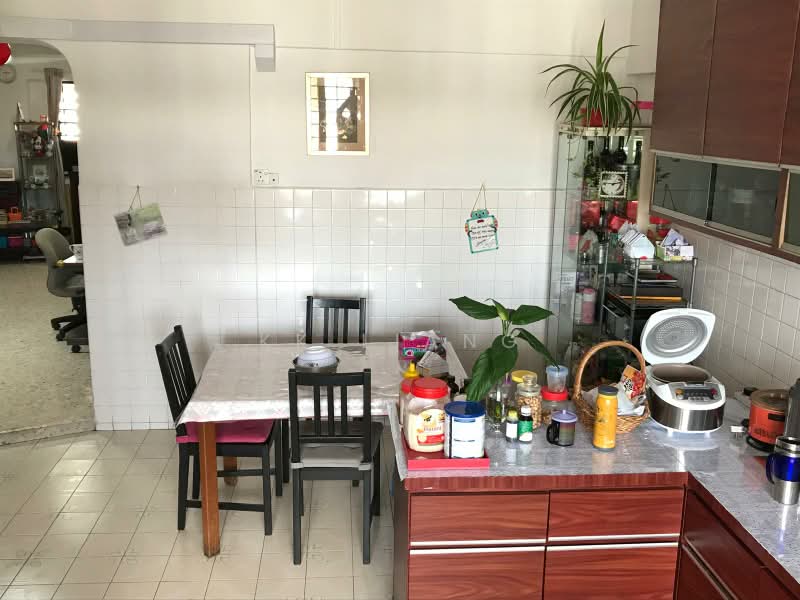 637 Ang Mo Kio Avenue 6, 637 Ang Mo Kio Avenue 6, 3 Bedrooms, 92 sqft, HDB Flat For Sale, by KK Liang, 500159658 - Kitchen - PropertyGuru.com.sg