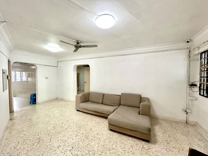 637 Ang Mo Kio Avenue 6, 637 Ang Mo Kio Avenue 6, 3 Bedrooms, 990 sqft, HDB Flat For Sale, by KK Liang, 500159658 - Living Room - PropertyGuru.com.sg