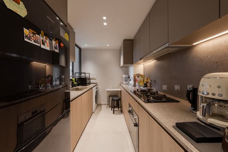 KI Residences At Brookvale, 8 Brookvale Drive, 3 Bedrooms, 936 sqft, Condominium For Sale, by Yvette Huang 黄俐银, 500159660 - Kitchen - PropertyGuru.com.sg