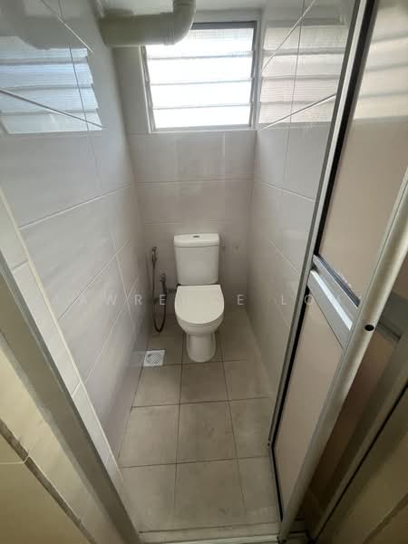 67 Kallang Bahru, 67 Kallang Bahru, 2 Bedrooms, 800 sqft, HDB Flat For Rent, by Lawrence Loh, 500159662 - Bathroom - PropertyGuru.com.sg