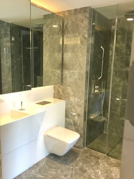 Cairnhill Nine, 9 Cairnhill Road, 2 Bedrooms, 743 sqft, Condominium For Sale, by Yvette Huang 黄俐银, 500159669 - Bathroom - PropertyGuru.com.sg