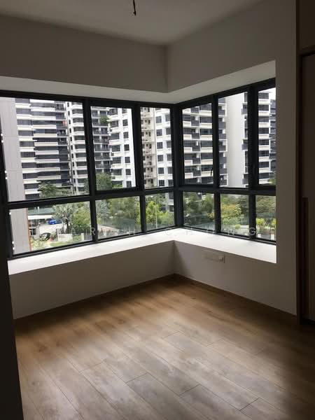 Coco Palms, 33 Pasir Ris Grove, 3 Bedrooms, 904 sqft, Condominium For Sale, by Sarah Chong, 500159670 - 3rd Bedroom - PropertyGuru.com.sg