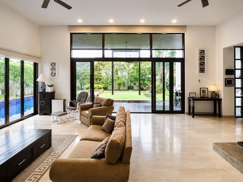 ⭐️ATTRACTIVE PRICE $1,8XX PSF DETACHED HSE NEAR SIXTH AVENUE, JALAN HAJI ALIAS, NAMLY PRECINCT!⭐️, Jalan Haji Alias Sixth Avenue Jalan Ampang Lim Tai See Coronation Namly Pelangi Greenleaf Ewart Park Holland Queen Astrid Bukit Sedap Maryland Ming Teck Allamanda Harum Sampurna Leedon Leedon Ford Bin Tong Belmont Garlick Maple Lantana Lasia Redwood, 5 Bedrooms, 9,750 sqft, Detached House For Sale, by Damian Tan 陈係赈, 500159677 - Living Room - PropertyGuru.com.sg