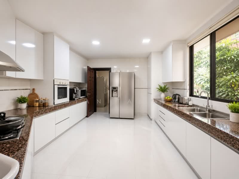 ⭐️ATTRACTIVE PRICE $1,8XX PSF DETACHED HSE NEAR SIXTH AVENUE, JALAN HAJI ALIAS, NAMLY PRECINCT!⭐️, Jalan Haji Alias Sixth Avenue Jalan Ampang Lim Tai See Coronation Namly Pelangi Greenleaf Ewart Park Holland Queen Astrid Bukit Sedap Maryland Ming Teck Allamanda Harum Sampurna Leedon Leedon Ford Bin Tong Belmont Garlick Maple Lantana Lasia Redwood, 5 Bedrooms, 9,750 sqft, Detached House For Sale, by Damian Tan 陈係赈, 500159677 - Kitchen - PropertyGuru.com.sg