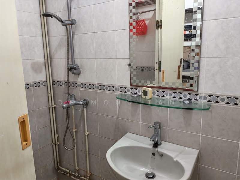 292B Compassvale Street, 292B Compassvale Street, Room Rental, 150 sqft, HDB Flat For Rent, by Desmond Tan, 500159686 - Bathroom - PropertyGuru.com.sg