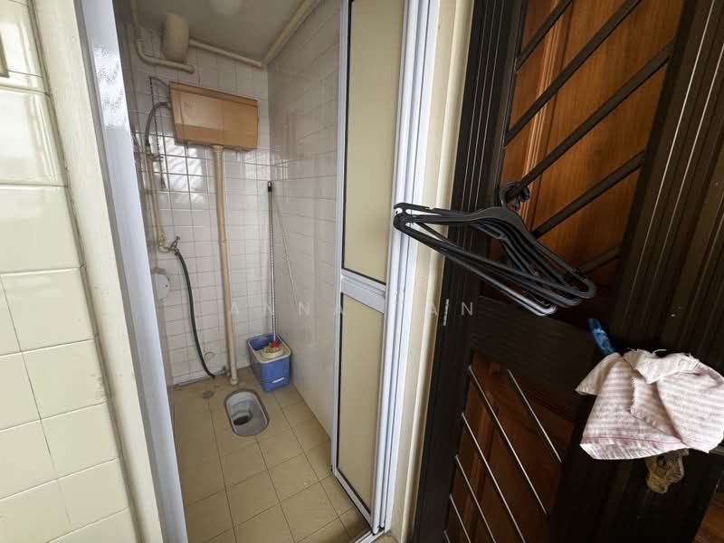 Lakeview Estate, 97A Upper Thomson Road, 4 Bedrooms, 1,518 sqft, Apartment For Sale, by Anna Tan, 500159691 - Bathroom - PropertyGuru.com.sg