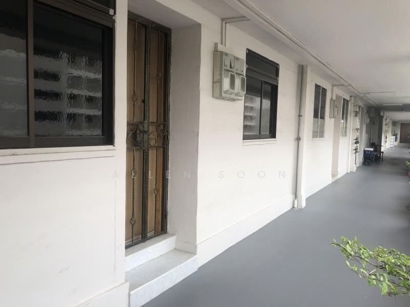 507 Ang Mo Kio Avenue 8, 507 Ang Mo Kio Avenue 8, 2 Bedrooms, 721 sqft, HDB Flat For Sale, by Allen Soon, 500159698 - Exterior - Wide Corridor - PropertyGuru.com.sg