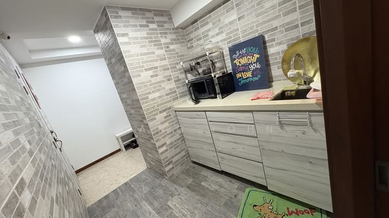 Woodsvale, 1 Woodlands Drive 72, Room Rental, 120 sqft, Condominium For Rent, by Tsang John, 500159700 - Kitchen - PropertyGuru.com.sg