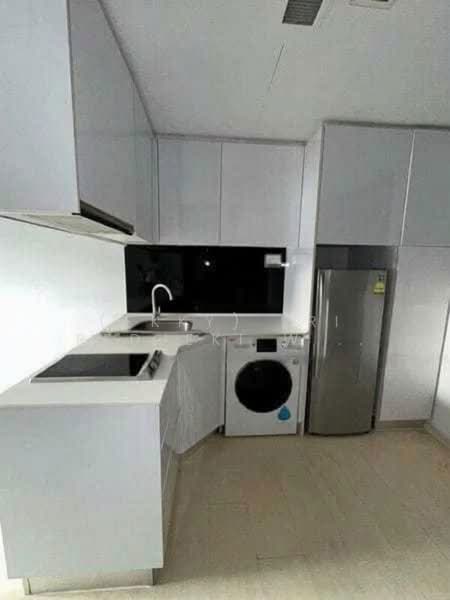 Grandview Suites @ Geylang, 1 Geylang Lorong 22, Studio, 420 sqft, Condominium For Sale, by (Ekky) Sri Redjeki Widjaja, 500159720 - Kitchen - PropertyGuru.com.sg